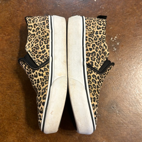 Leopard Vans - Picture 2 of 5